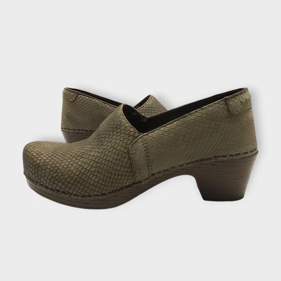 Dansko Womens Grey Suede Snakeskin Print Clogs Sz 37 (7) Comfort Work Casual - Picture 1 of 13